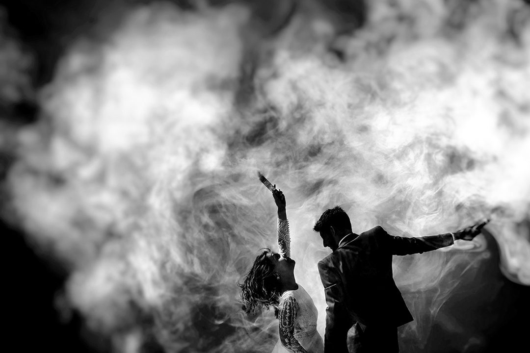 Photographe mariage Normandie — couple premier regard lumière dorée — Arnaud Chapelle